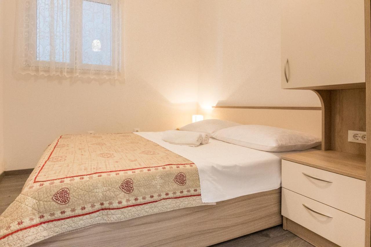 Apartments Mate Tučepi Екстериор снимка